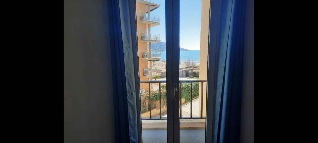 Castell Joncar,30 M De La Playa, 1Era Linea De Mar, Vista Al Mar Apartment โรเซส ภายนอก รูปภาพ